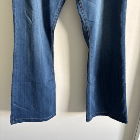 A Beautiful Soul Stretch Flare Jeans Size 20 - Picture 4 of 5